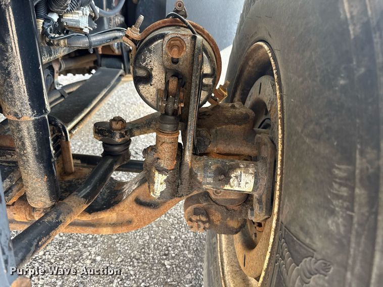 image for item EG5706 2007 International 7500 hook lift truck