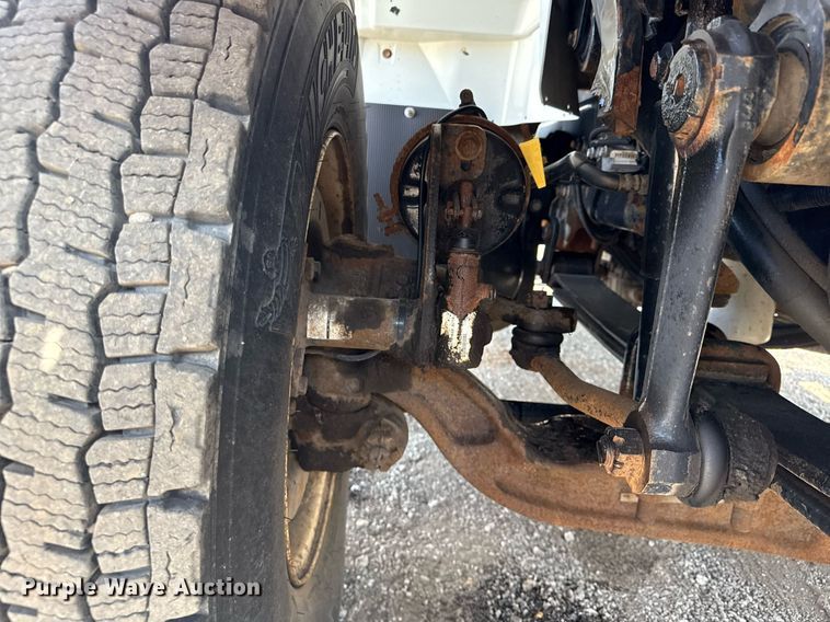 image for item EG5706 2007 International 7500 hook lift truck