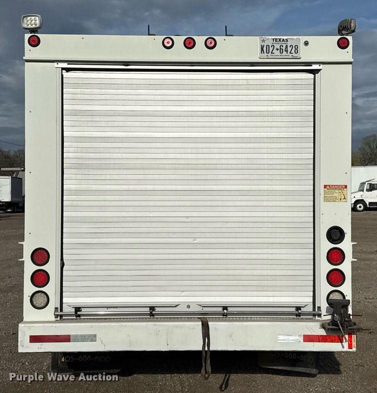 image for item EG5710 2013 International 7400 fuel / lube truck