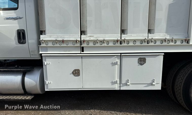 image for item EG5710 2013 International 7400 fuel / lube truck