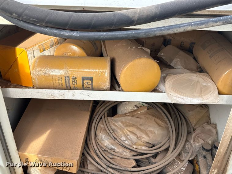 image for item EG5710 2013 International 7400 fuel / lube truck