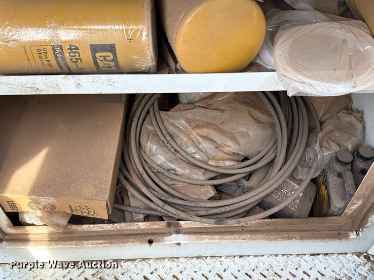 image for item EG5710 2013 International 7400 fuel / lube truck