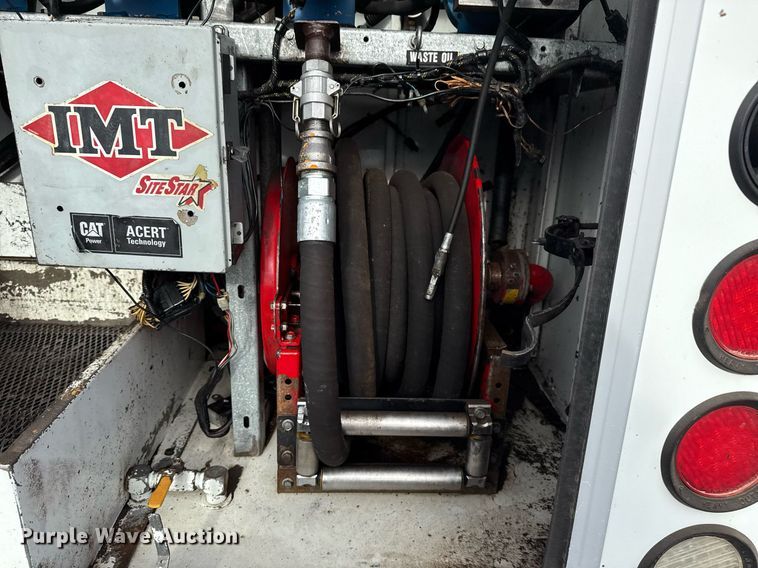 image for item EG5710 2013 International 7400 fuel / lube truck