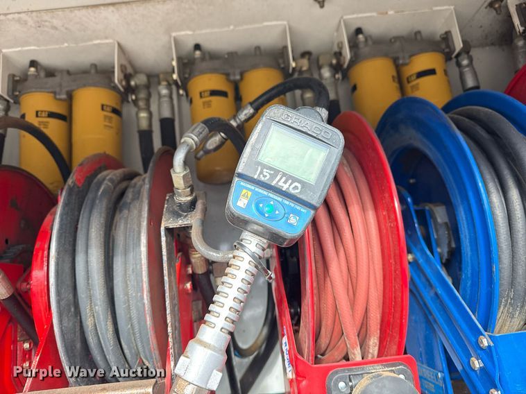 image for item EG5710 2013 International 7400 fuel / lube truck