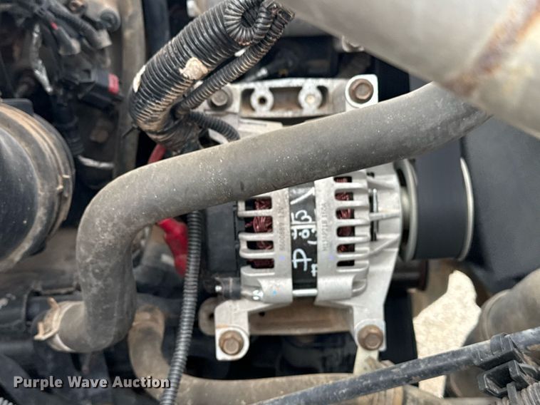 image for item EG5710 2013 International 7400 fuel / lube truck