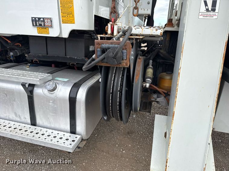 image for item EG5711 2013 Freightliner 114SD crane truck