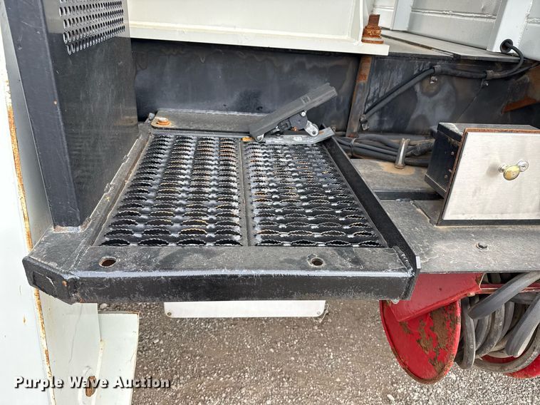 image for item EG5711 2013 Freightliner 114SD crane truck