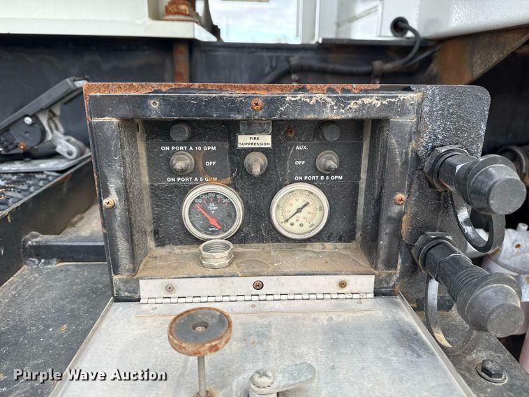 image for item EG5711 2013 Freightliner 114SD crane truck