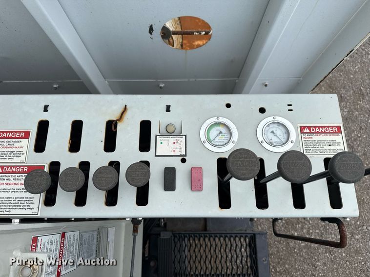 image for item EG5711 2013 Freightliner 114SD crane truck