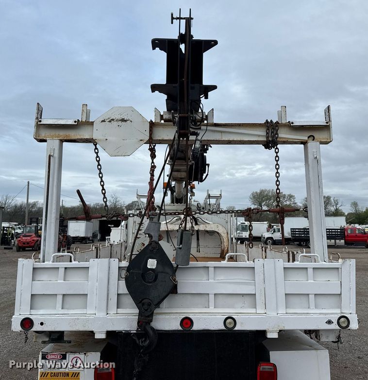 image for item EG5711 2013 Freightliner 114SD crane truck