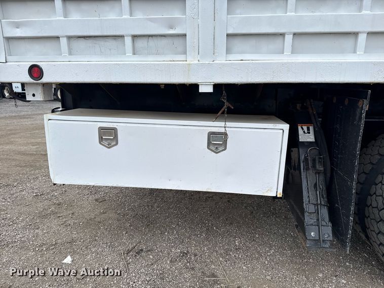 image for item EG5711 2013 Freightliner 114SD crane truck