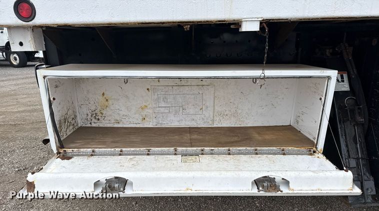 image for item EG5711 2013 Freightliner 114SD crane truck