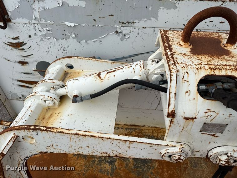 image for item EG5711 2013 Freightliner 114SD crane truck