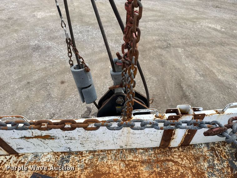 image for item EG5711 2013 Freightliner 114SD crane truck