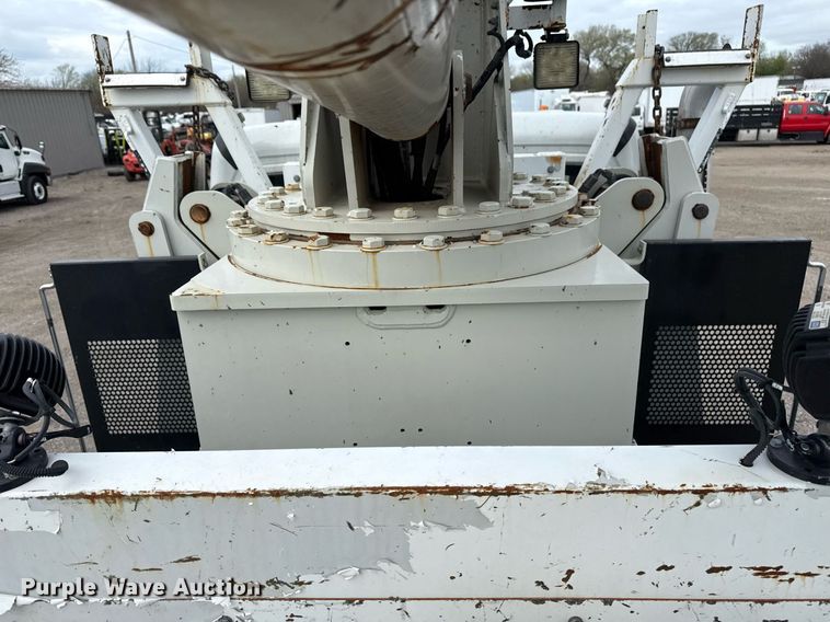 image for item EG5711 2013 Freightliner 114SD crane truck