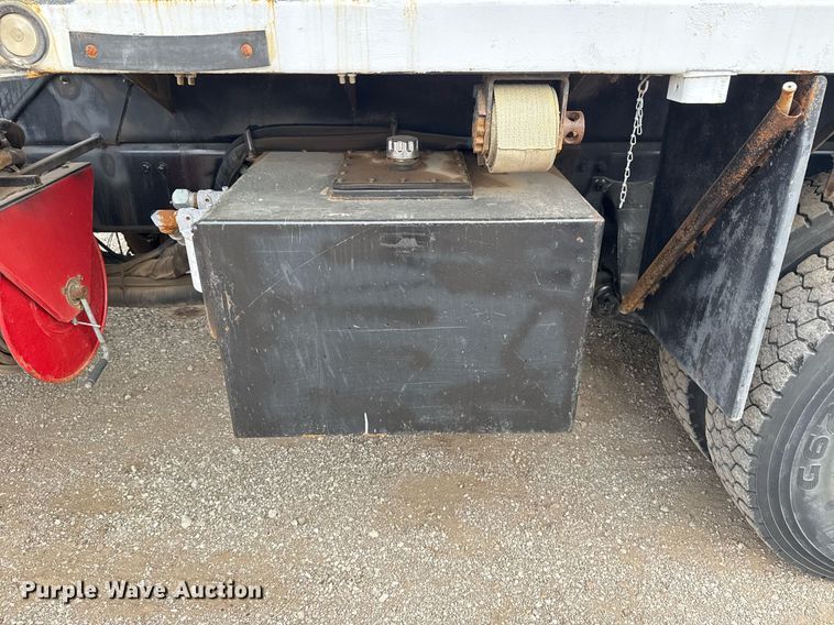 image for item EG5711 2013 Freightliner 114SD crane truck