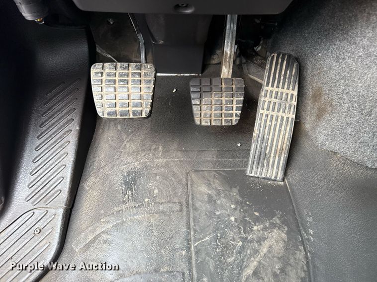 image for item EG5711 2013 Freightliner 114SD crane truck