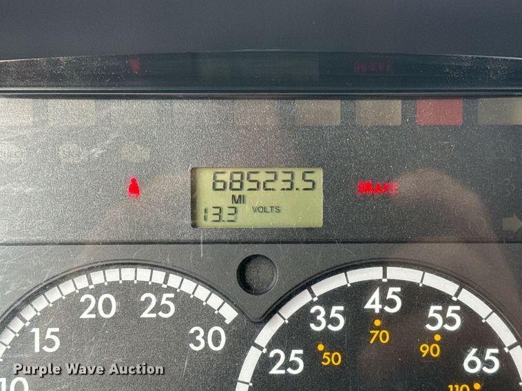 image for item EG5711 2013 Freightliner 114SD crane truck