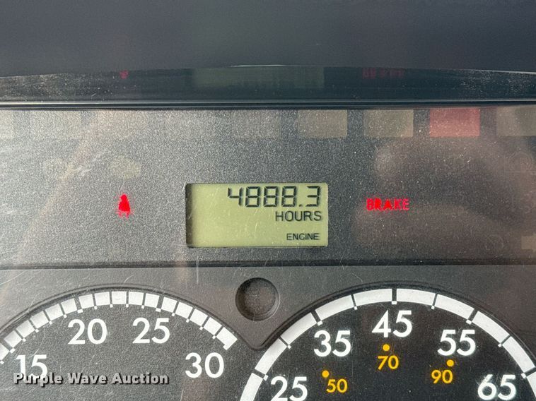 image for item EG5711 2013 Freightliner 114SD crane truck