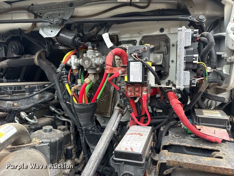 image for item EG5711 2013 Freightliner 114SD crane truck