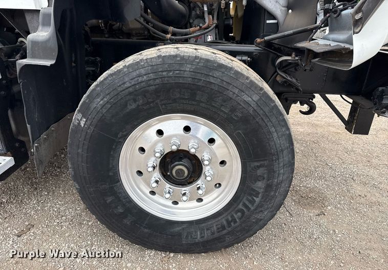 image for item EG5711 2013 Freightliner 114SD crane truck