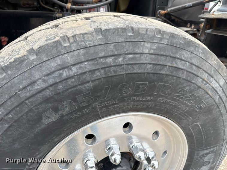 image for item EG5711 2013 Freightliner 114SD crane truck