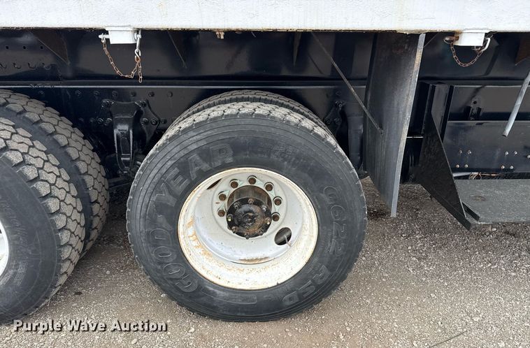 image for item EG5711 2013 Freightliner 114SD crane truck