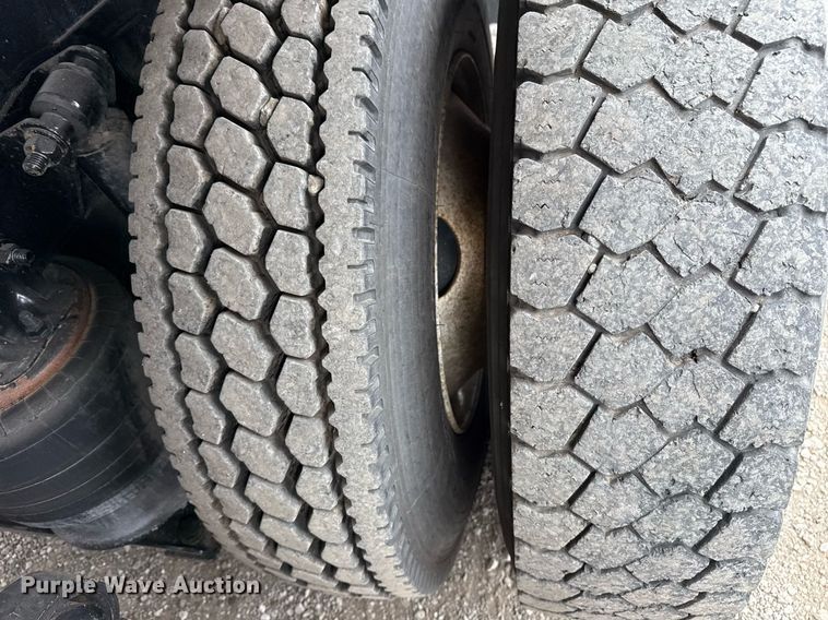 image for item EG5711 2013 Freightliner 114SD crane truck