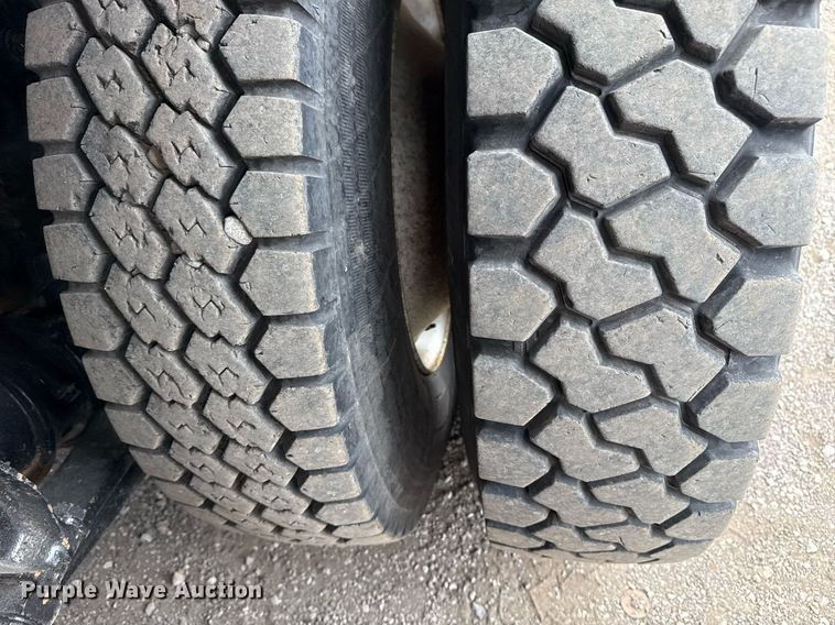 image for item EG5711 2013 Freightliner 114SD crane truck