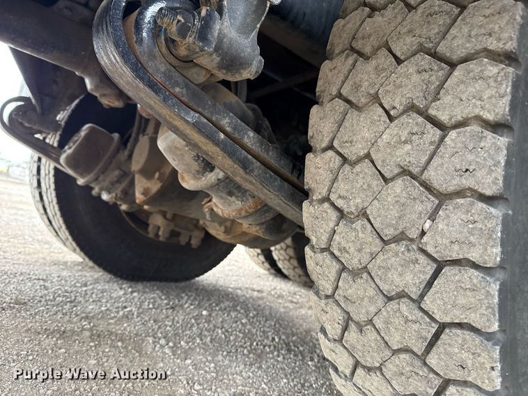 image for item EG5711 2013 Freightliner 114SD crane truck