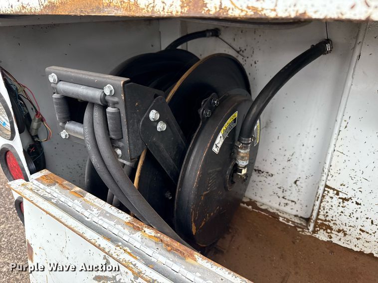 image for item EG5718 2007 Freightliner Business Class M2 utility / service truck