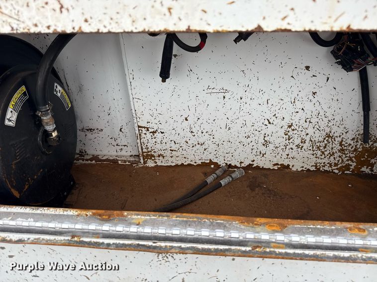 image for item EG5718 2007 Freightliner Business Class M2 utility / service truck