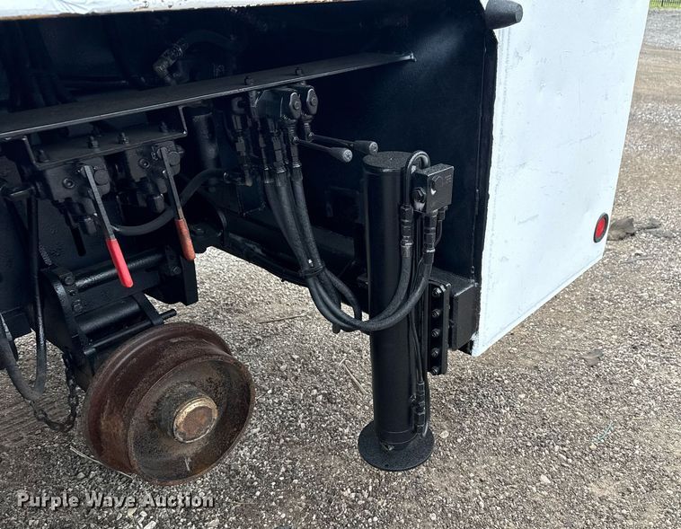 image for item EG5718 2007 Freightliner Business Class M2 utility / service truck