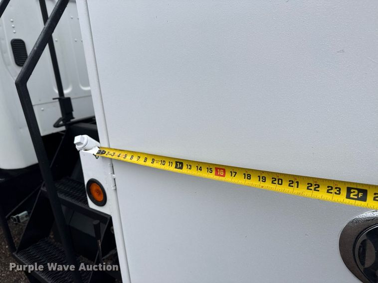 image for item EG5718 2007 Freightliner Business Class M2 utility / service truck