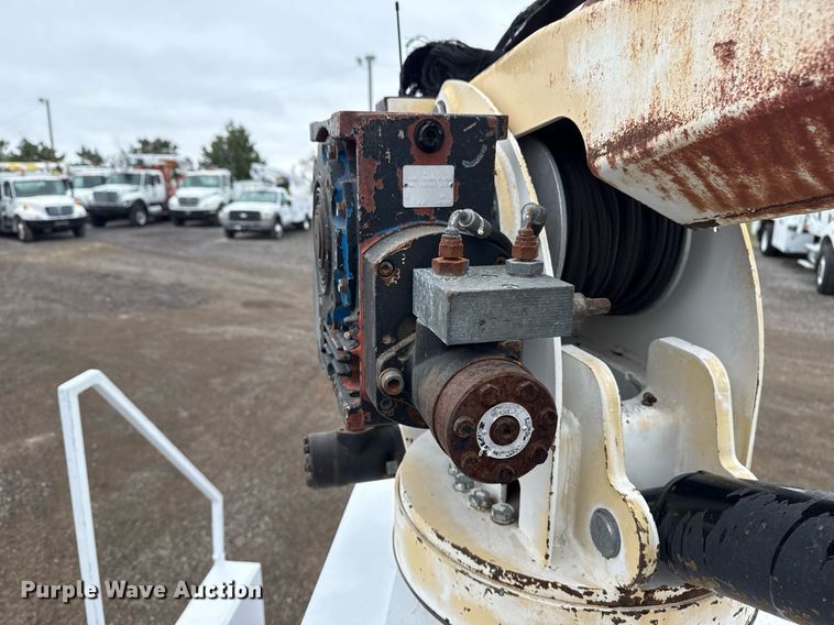 image for item EG5718 2007 Freightliner Business Class M2 utility / service truck