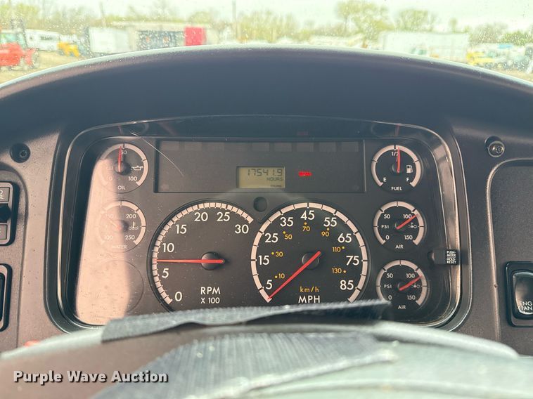 image for item EG5718 2007 Freightliner Business Class M2 utility / service truck