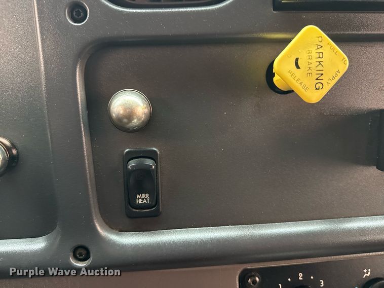 image for item EG5718 2007 Freightliner Business Class M2 utility / service truck