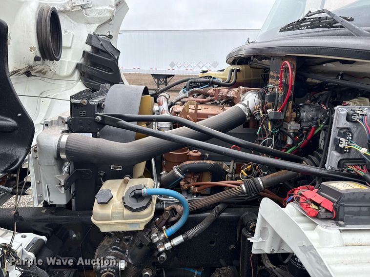 image for item EG5718 2007 Freightliner Business Class M2 utility / service truck