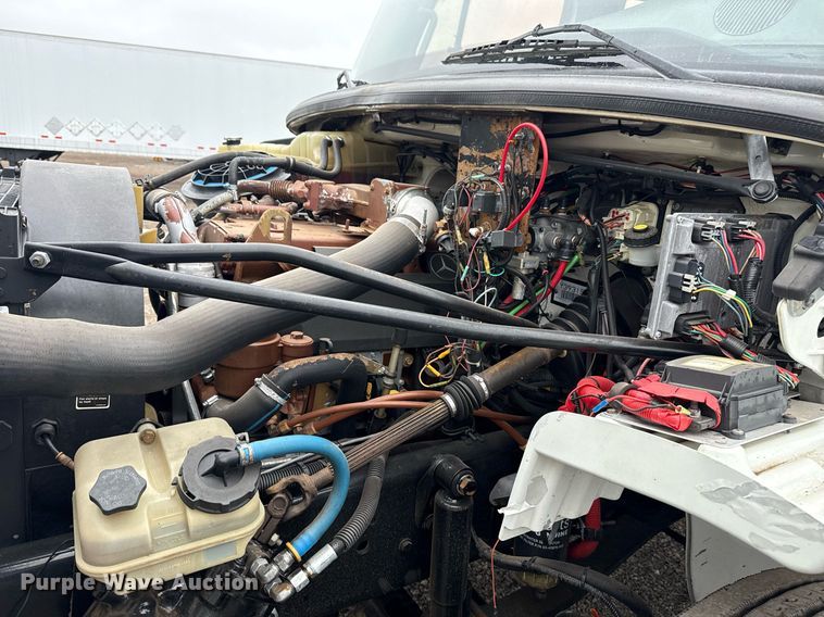 image for item EG5718 2007 Freightliner Business Class M2 utility / service truck