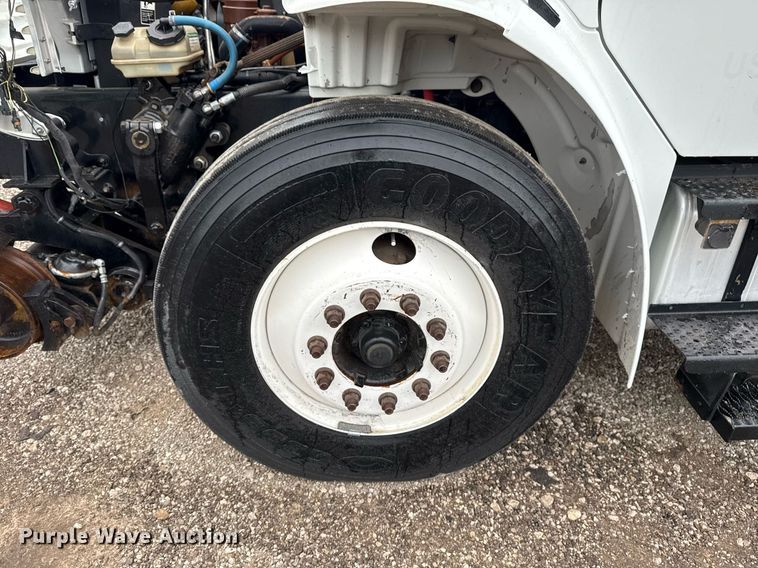 image for item EG5718 2007 Freightliner Business Class M2 utility / service truck