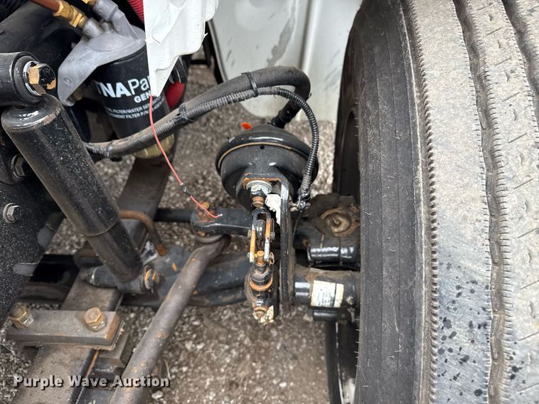 image for item EG5718 2007 Freightliner Business Class M2 utility / service truck