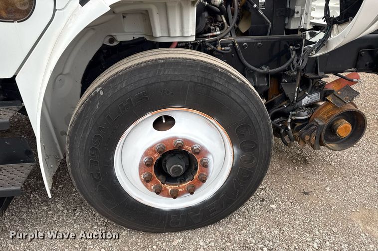 image for item EG5718 2007 Freightliner Business Class M2 utility / service truck