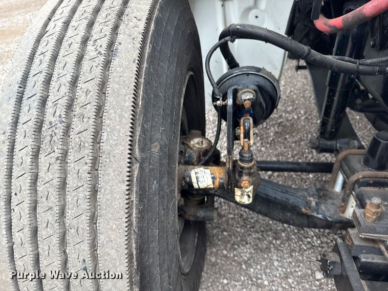 image for item EG5718 2007 Freightliner Business Class M2 utility / service truck