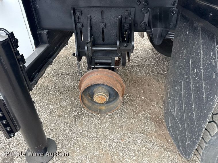 image for item EG5718 2007 Freightliner Business Class M2 utility / service truck