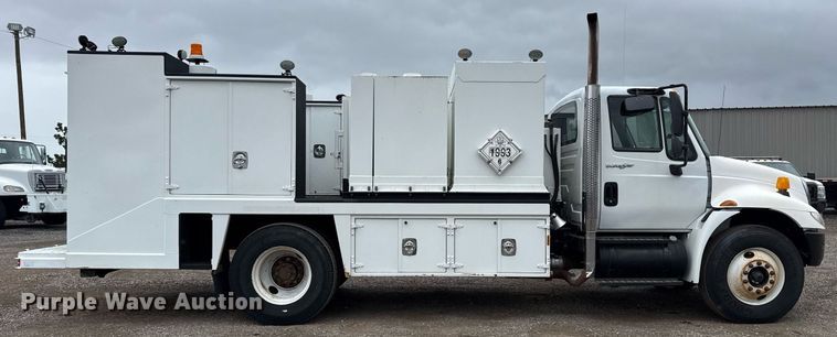 image for item EG5720 2010 International 4300 utility / service truck