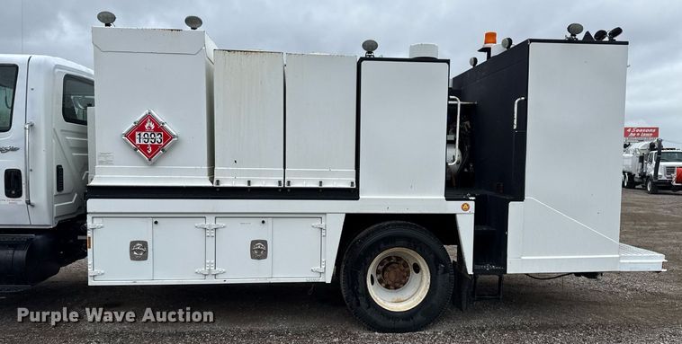 image for item EG5720 2010 International 4300 utility / service truck