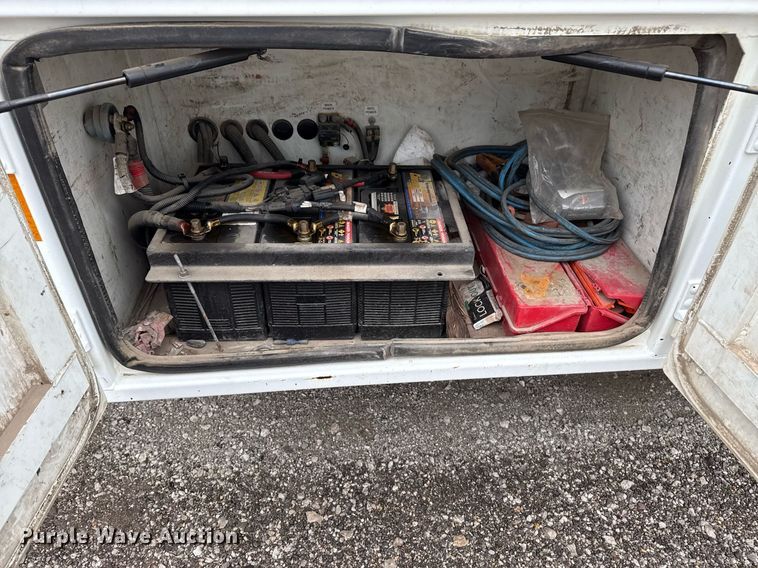 image for item EG5720 2010 International 4300 utility / service truck