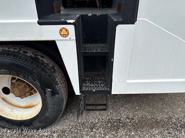 image for item EG5720 2010 International 4300 utility / service truck