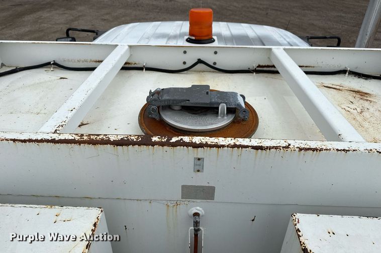 image for item EG5720 2010 International 4300 utility / service truck