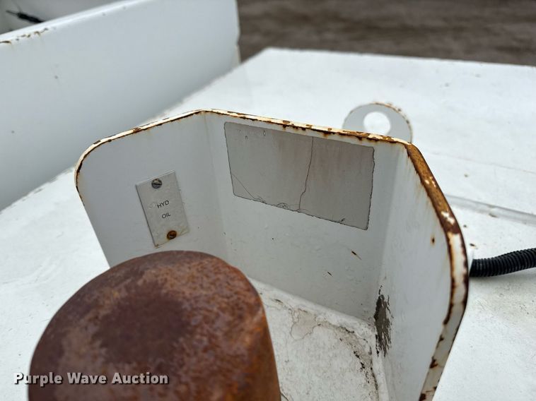 image for item EG5720 2010 International 4300 utility / service truck